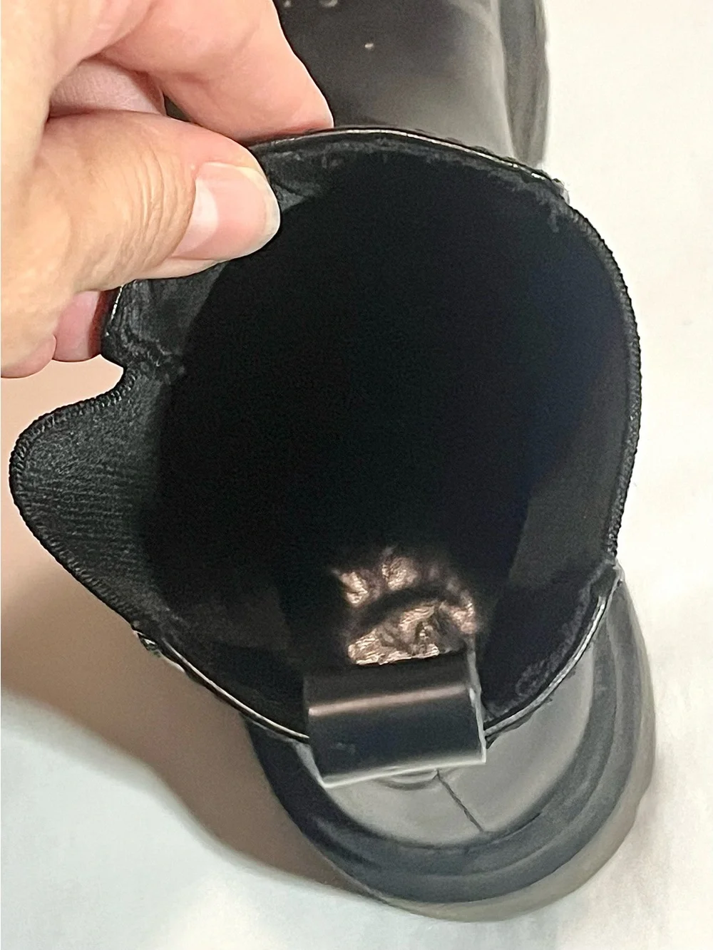 H&M women’s black leather pull-on ankle boots